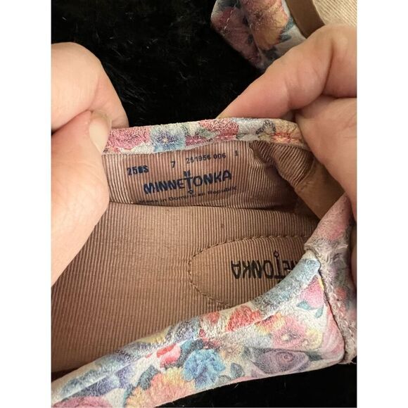 Minnetonka Anna Ballet Flats Shoes Multicolor Floral  Womens 7 - Picture 6 of 6